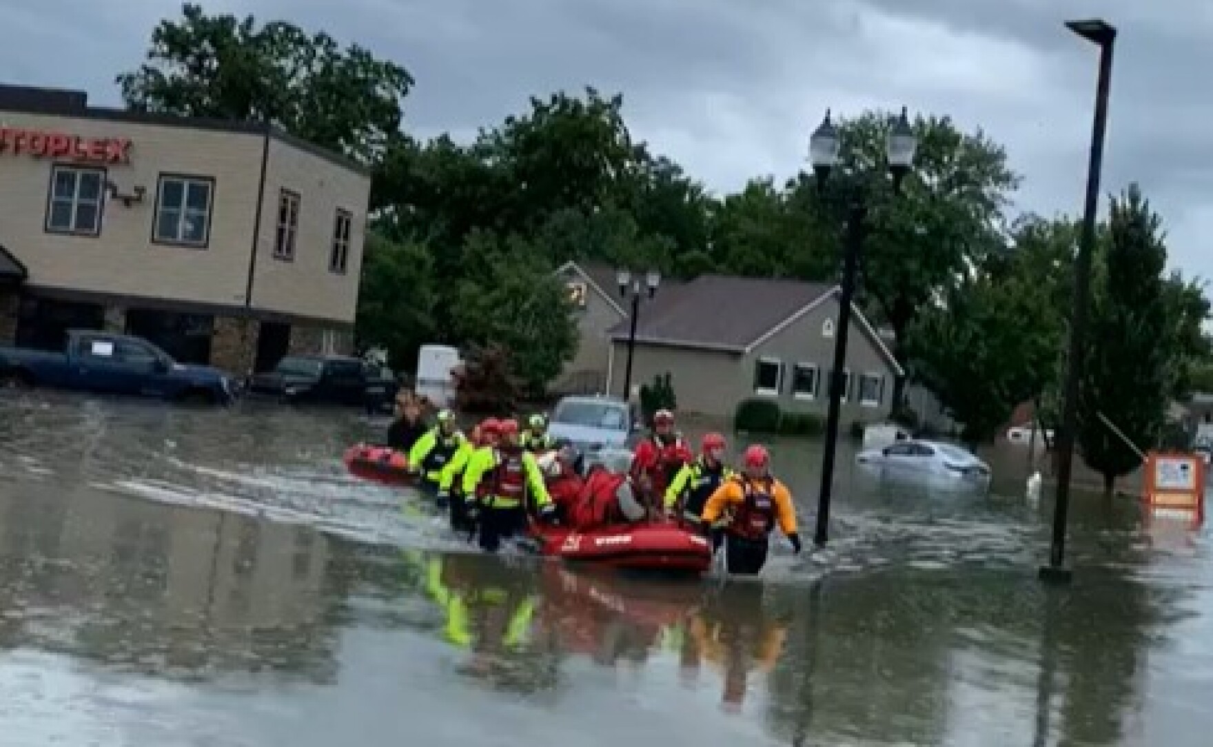 Record rainfall causes widespread flooding in St. Louis area