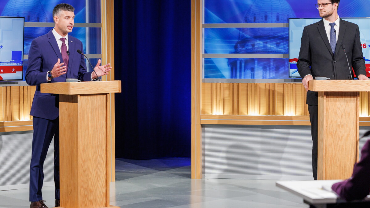 LISTEN TO ANALYSIS: Michigan's 7th Congressional District Debate in photos