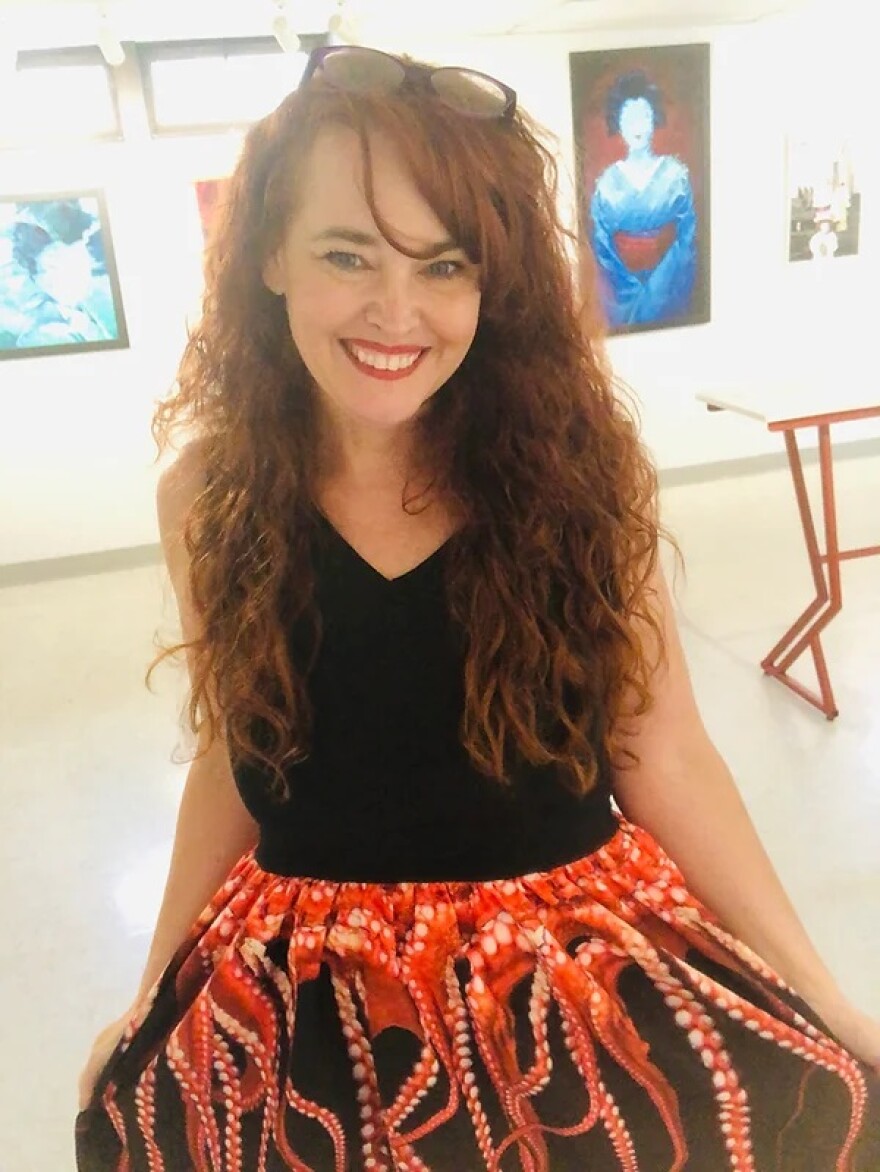 Jennifer Gillooly Cahoon.