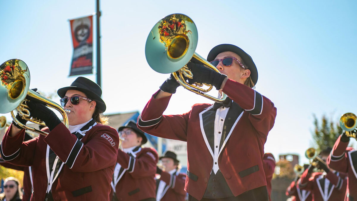 SIU Students on Homecoming Court Vie for Royalty - Vimarsana News