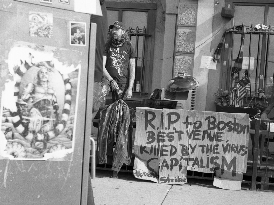 Great Scott fans mourn the club's closing in 2020.