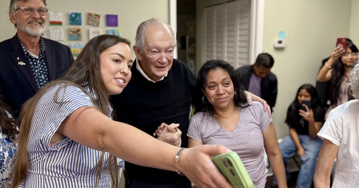 Indigenous Guatemalan leader in Lake Worth bids farewell after surprise visit from immigration detention