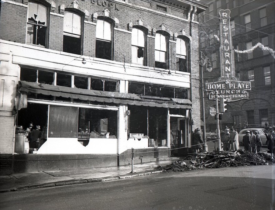 From a recent “Remember When?” / In December 1953, the Home Plate restaurant at Seventh and Cherry streets in Chattanooga was nearly destroyed by a fire.  It reopened the next year.