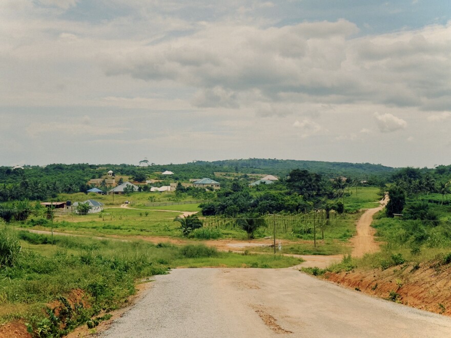 A road leading to the village.