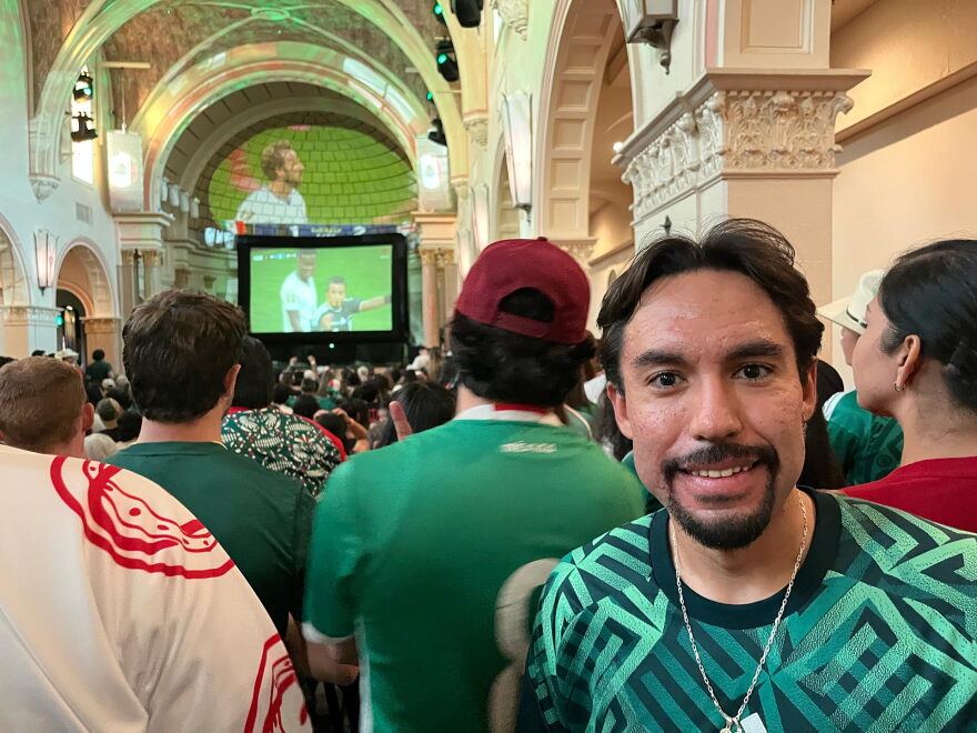 Guillermo Najar at La Rosa