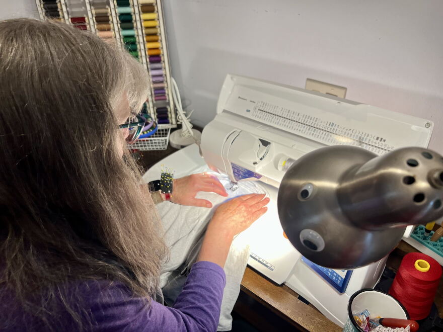 Southwest Ohio resident Pat Cochran leads the "Gang of Seamstresses", a group that sews zippers onto shirts for people undergoing chemotherapy.
