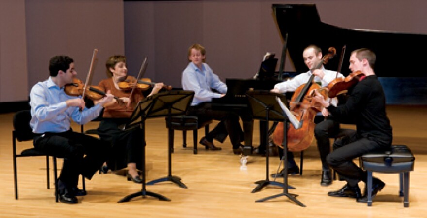 April6-Musician-RaviniaOfficialPhotoCr200H.jpg
