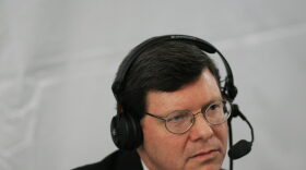 Radio host Charlie Sykes during a live broadcast in 2006. (Mandel Ngan/AFP/Getty Images)