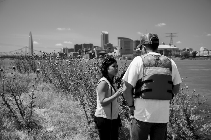 Science reporter Eli Chen interviewing on location.