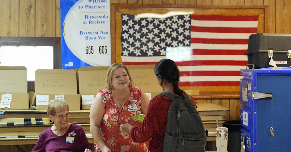 What's the truth behind reports of immigration agents at Florida polls?