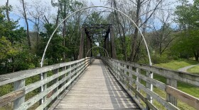 Wooden bridge along the Creeper Trail