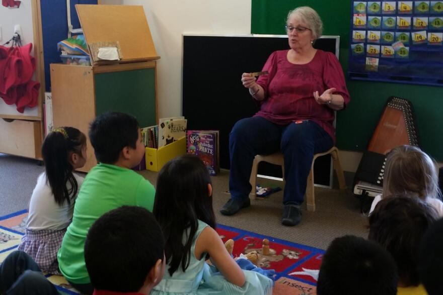 Susan Carlisle teaching her preschool class. (Photo by Zoe Sobel/KUCB)