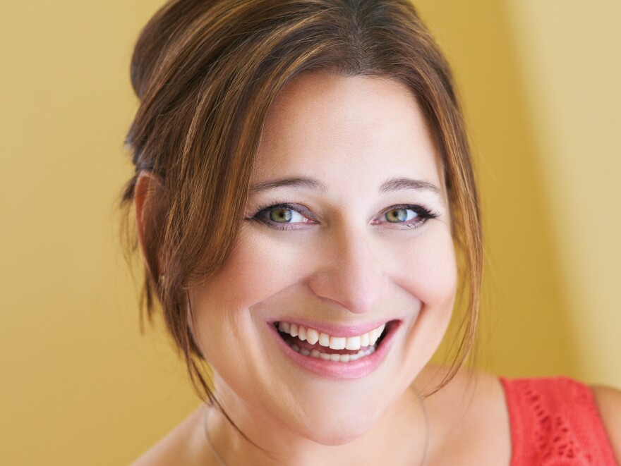 Jennifer Weiner was a newspaper reporter until the publication of her first novel in 2001. Her works include <em>Good in Bed</em> and <em>In Her Shoes</em>.