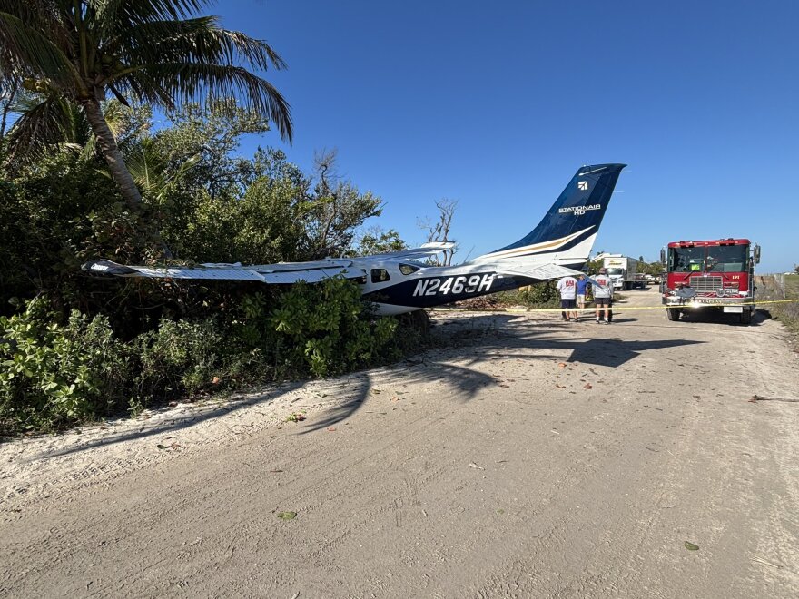 A plane crashed as it attempted takeoff from an air strip on Upper Captiva Saturday.