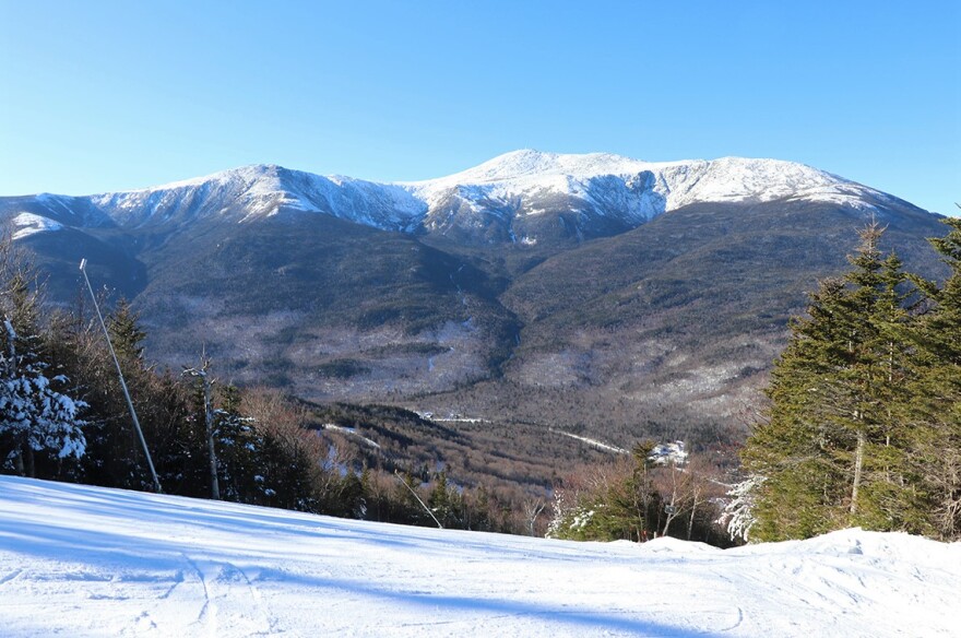 View of Mount Washington while skiing down Wildcat. Dan Tuohy photo for NHPR.org.