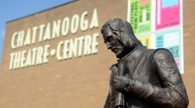 A statue of William Shakespeare at Chattanooga Theatre Centre.