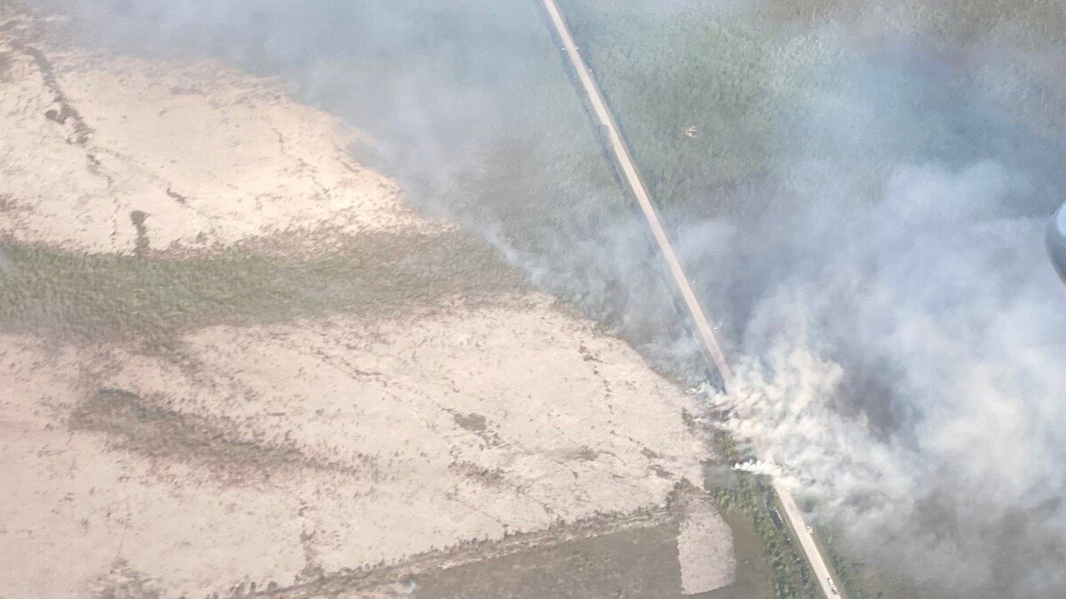 Troopers close section of U.S. 41 as 15-plus acre Sandy Fire closes in - Vimarsana News