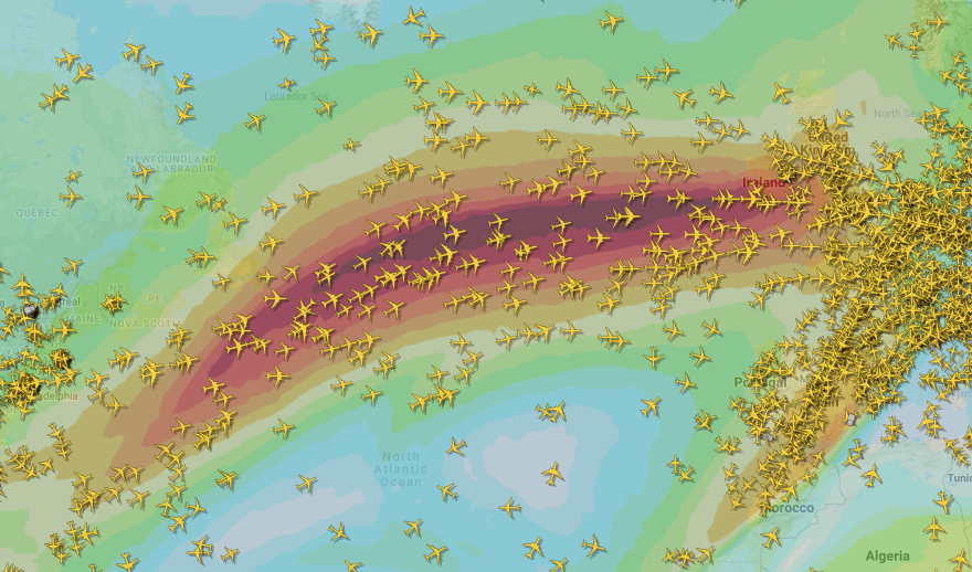 Flights cross the Atlantic Ocean in the jet stream, as tracked by Flightradar24.