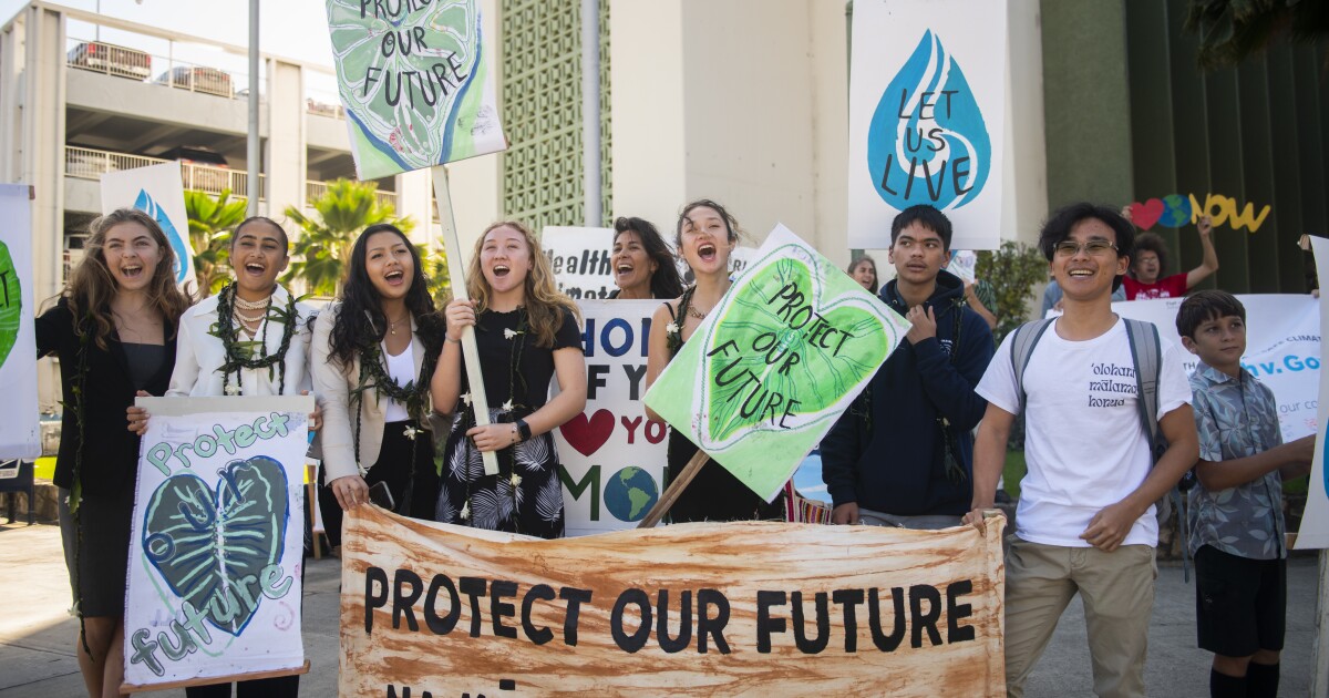 Hawaii agrees to settle youth climate change law