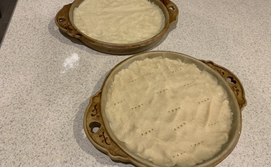 These pans have that British cottage-core aesthetic. It helps with the flavor.