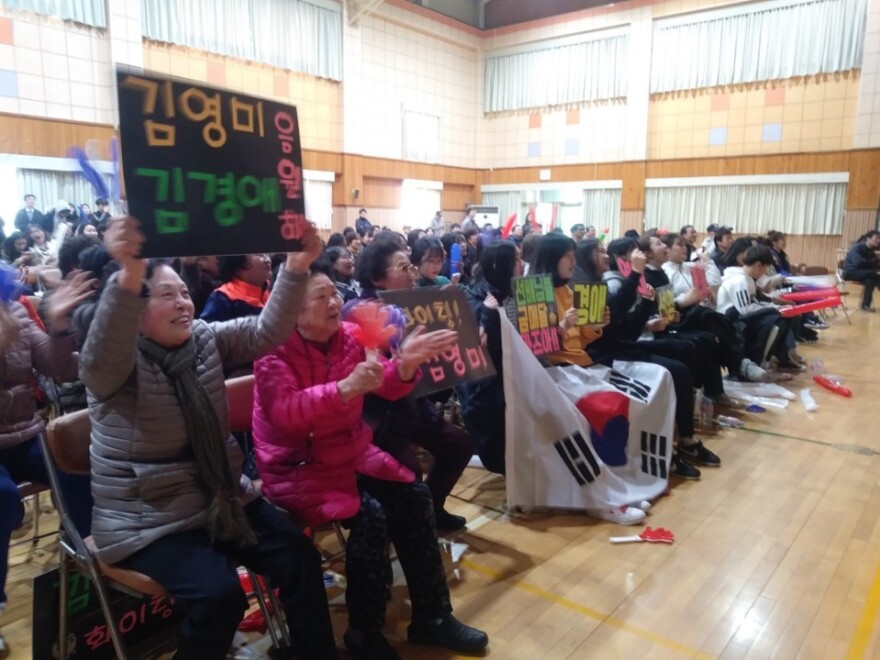 Residents of Uiseong gathered in the high school gym to cheer the women's curling team on Tuesday.