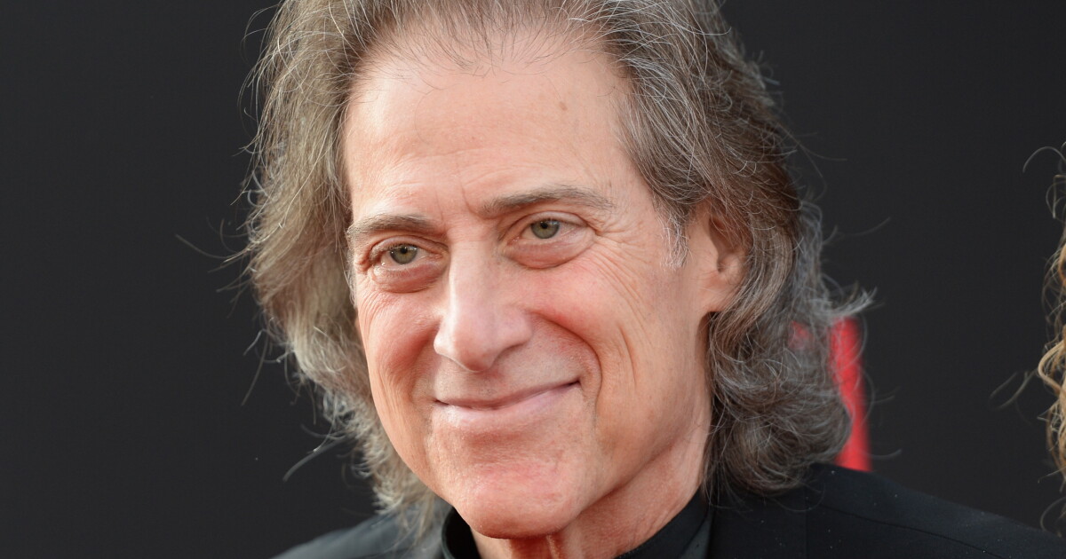 richard lewis current net worth - Ilustrasi 2