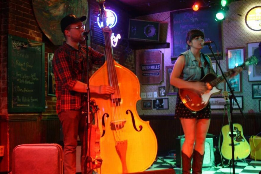Beth Bombara and Kit Hamon perform at the Stagger Inn Again in Edwardsville in 2016. The venue regularly offered lived music before the coronavirus pandemic closed restaurants and bars.