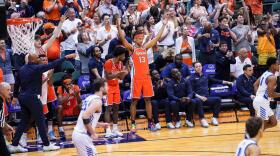 Syracuse's bench celebrates during its win over Chaminade in the Maui Invitational.