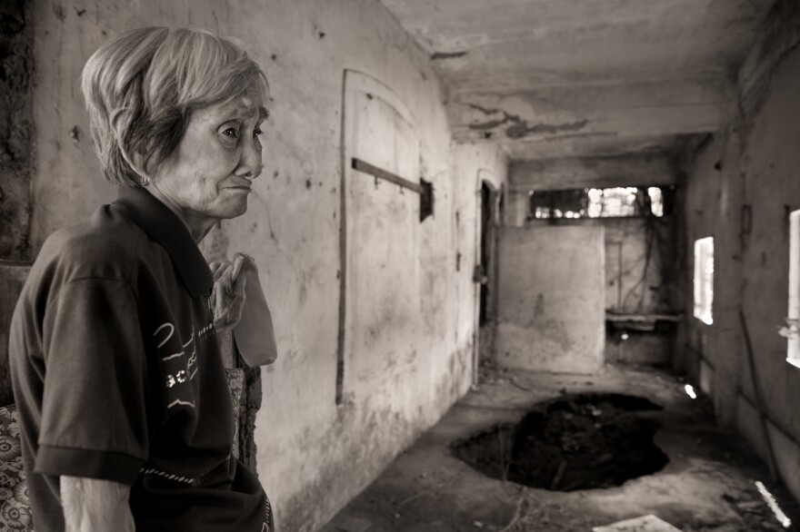 "I'm afraid here. This is not a good place," said Teresita Bermudez Dayo as she visited the remains of the Belo Mansion, where she was imprisoned and forced to serve as a "comfort woman" during World War II. Japanese soldiers had stopped her family when the family was traveling, declared that the 12-year-old was pretty and took her to their armored vehicle.