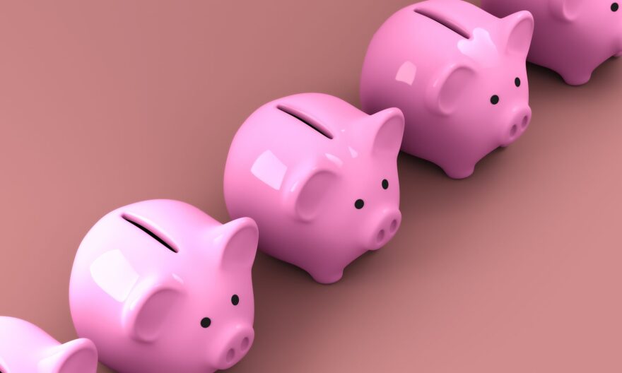 As we wrap up the year, it's not a bad idea to start thinking about your personal finances. (QuinceMedia/Pixabay)