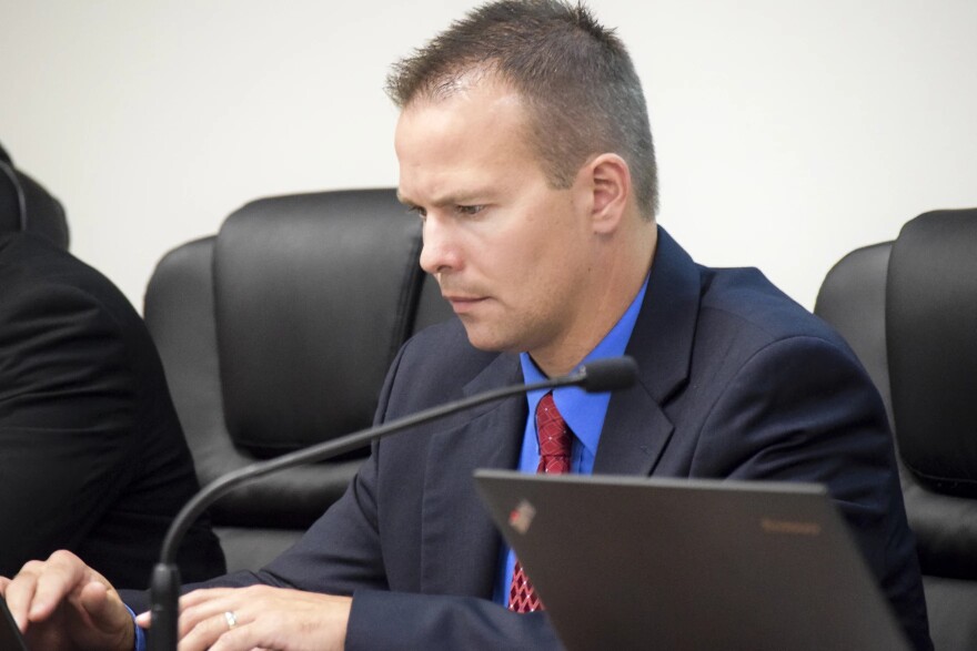 Unit 5 attorney Curt Richardson at a school board meeting