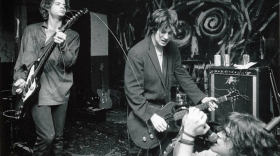 Dex Romweber performing with Snatches of Pink