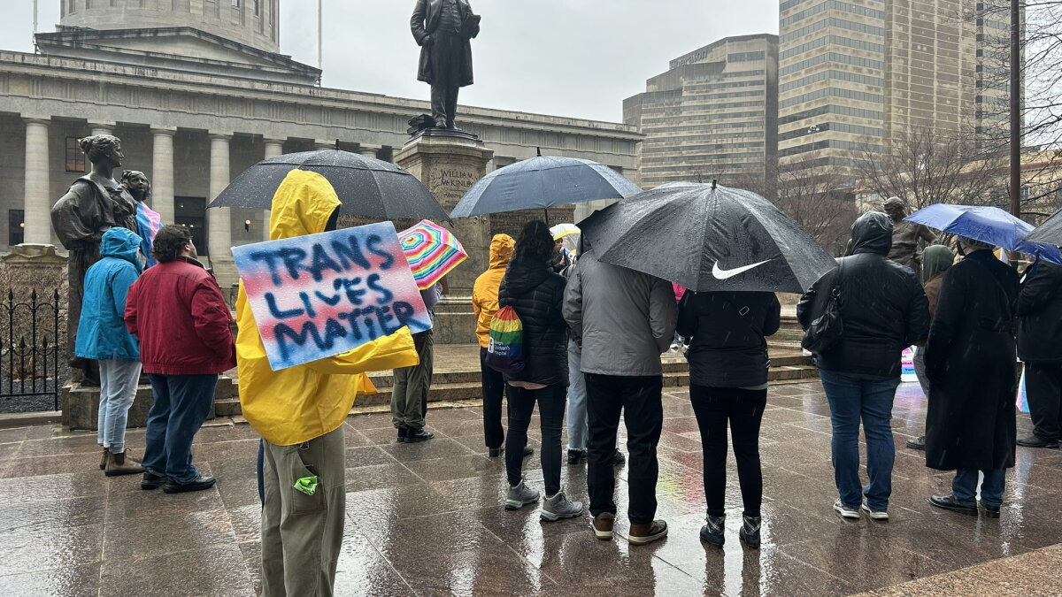 LGBTQ group says dozens of families looking to leave Ohio because of law on trans kids - Vimarsana News