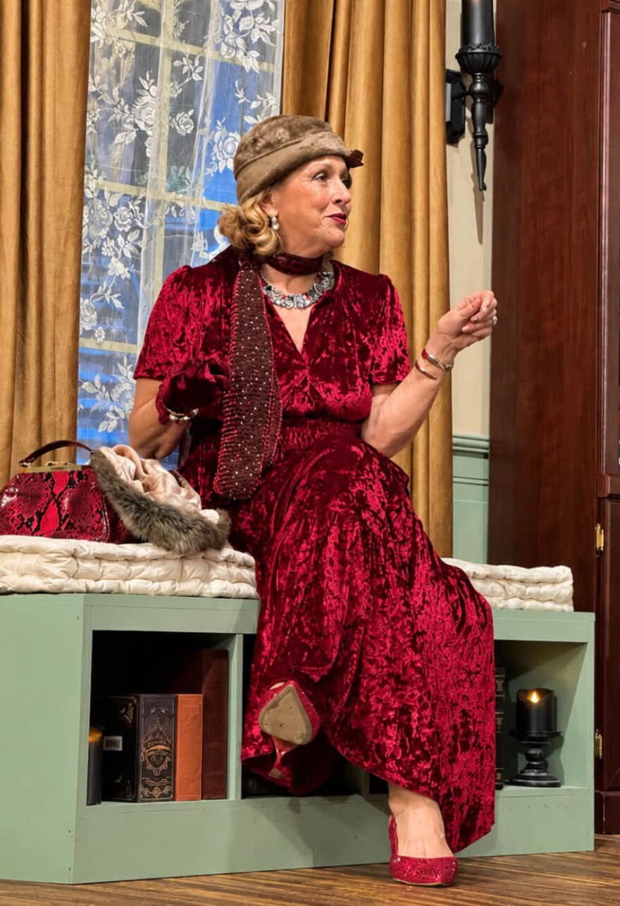 Linda Ramzell plays Gillian's eccentric Aunt Queenie with panache. 