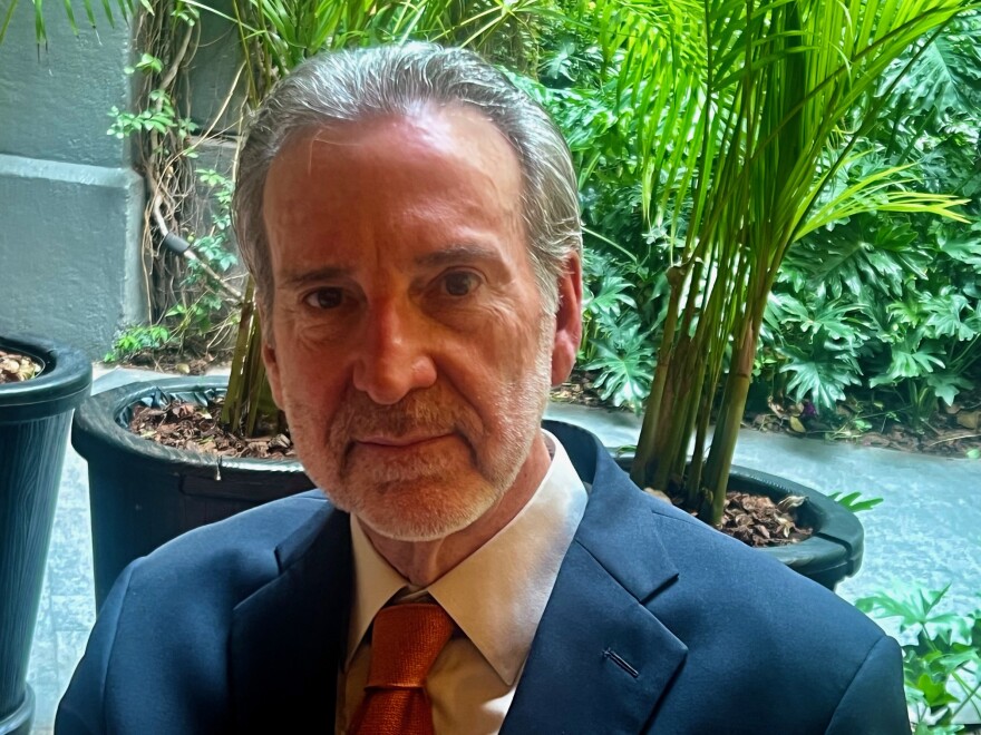 Former U.S. Ambassador to Mexico Tony Garza spoke to young leaders and members of the Texas Lyceum when they visited Mexico City in July.