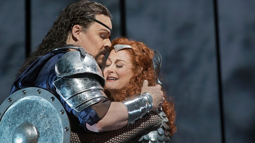 Mark Delevan as Wotan and Deborah Voigt as his daughter Brunnhilde in Wagner's <em>Die Walküre</em>.