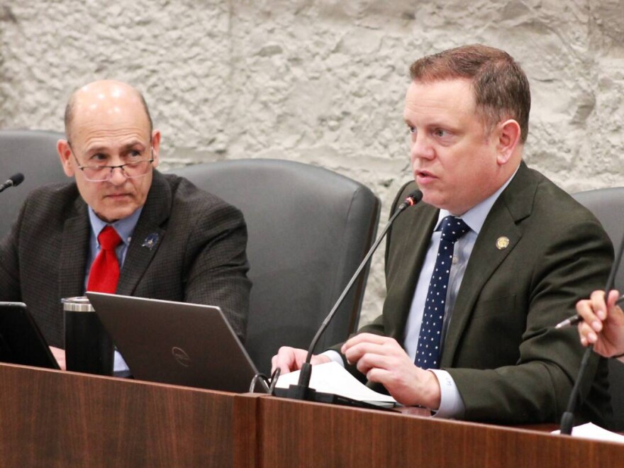 Sen. Gary Byrne (R-Byrneville), left, and Rep. Chris Jeter (R-Fishers), right, are the Senate author and House sponsor, respectively, of SEA 289.