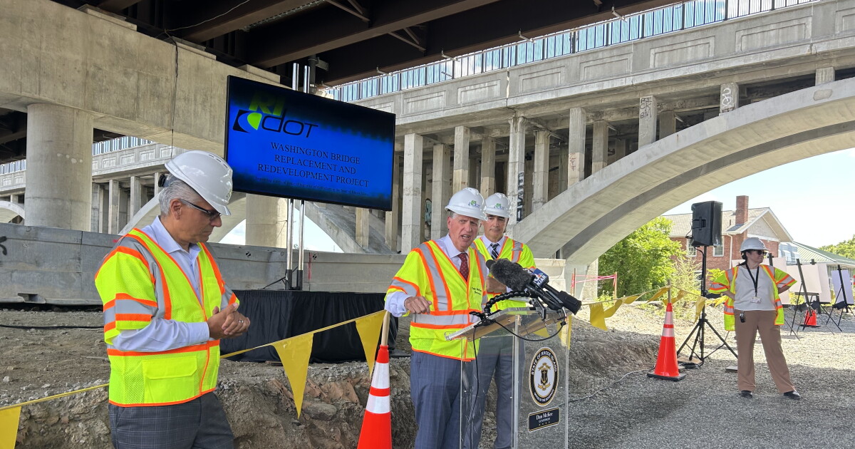 McKee touts Washington Bridge progress, keeps November 2028 deadline