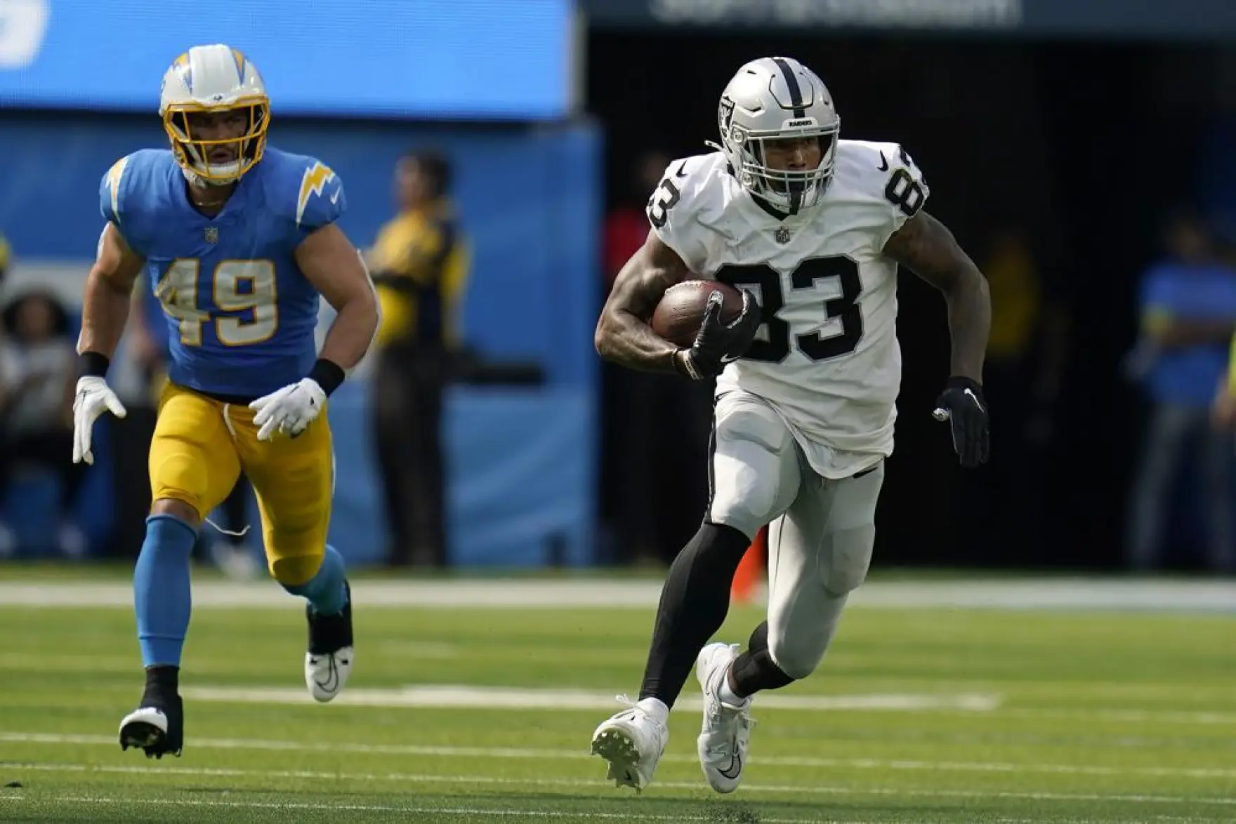 Raiders reshuffle after abysmal 2025; Aces prep for playoffs