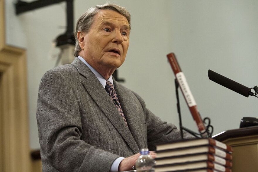 Jim Lehrer speaking at the Miller Center of Public Affairs, in Charlottesville, Virginia, in 2011.