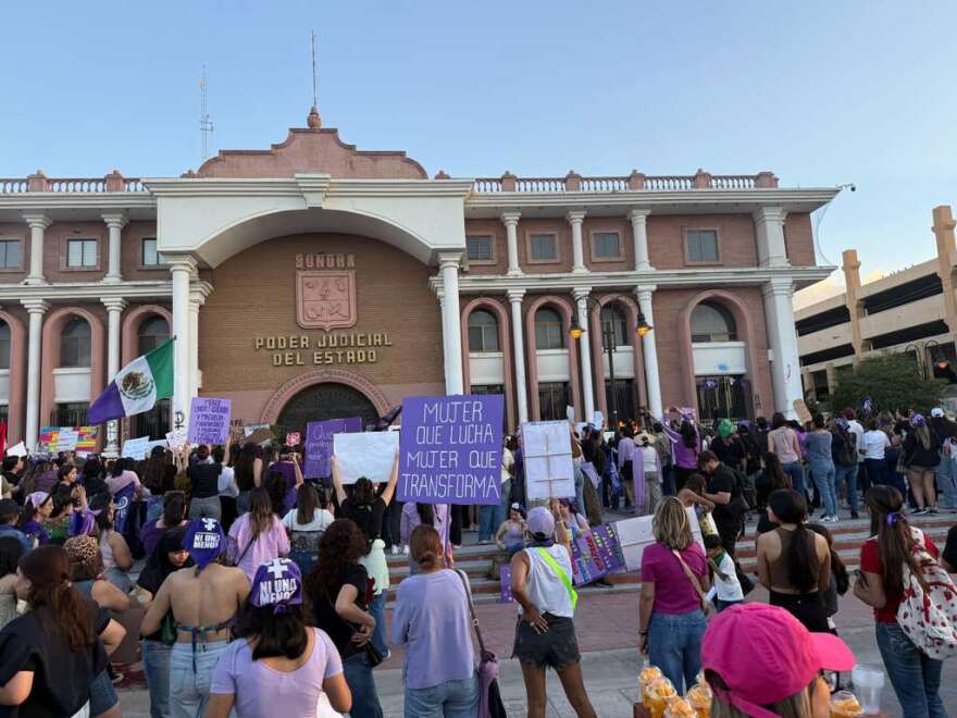 Protesters demanded justice for missing and murdered women in Sonora at the state judiciary building Sunday.