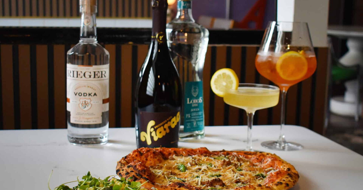 Kansas City's new pizza-and-cocktail spot has two rules: 'Be social, don't kill the vibe'