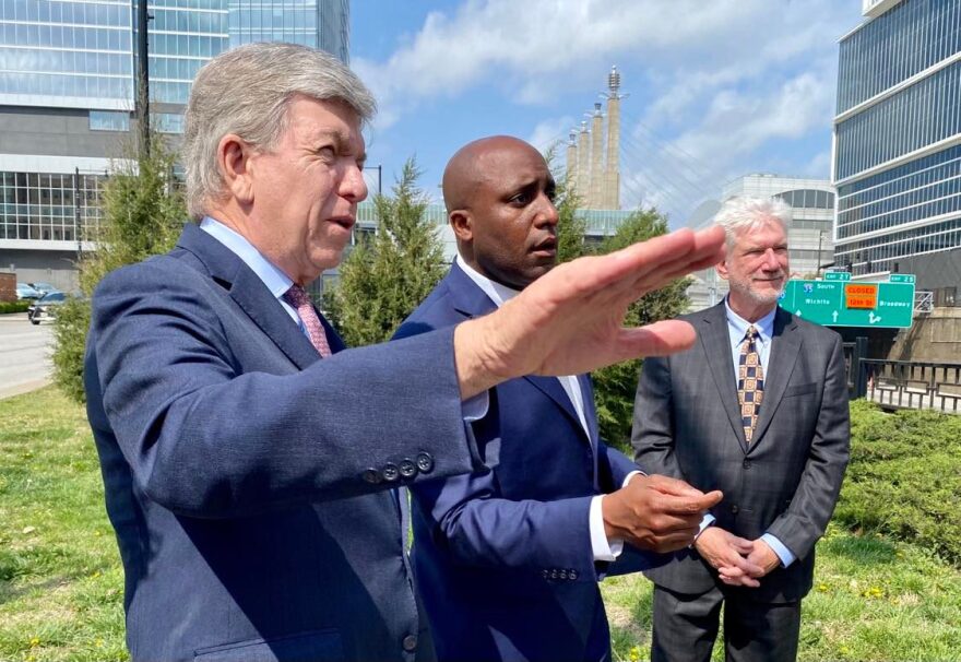 Sen. Roy Blunt, R-Missouri (left), Kansas City Mayor Quinton Lucas (center) and Bill Dietrich, president and CEO of the Downtown Council of Kansas City, discuss the South Loop project in 2022.