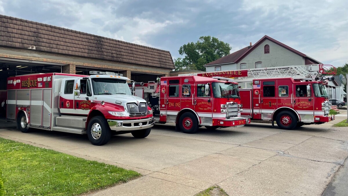 Residents Flee Overnight Apartment Fire