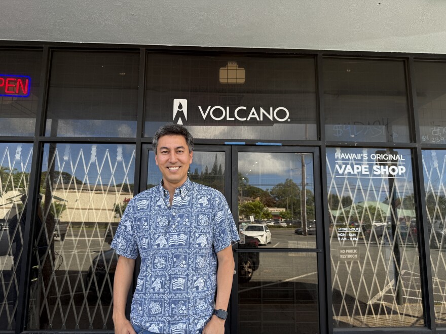 Rep. Scott Matayoshi stands in front of a vape shop in Kāneʻohe on Oʻahu. (July 20, 2026)