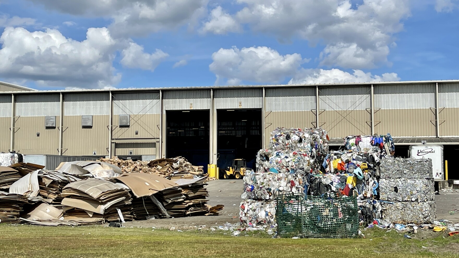 Hauling your recycling to Jacksonville’s new bins? Here’s what happens