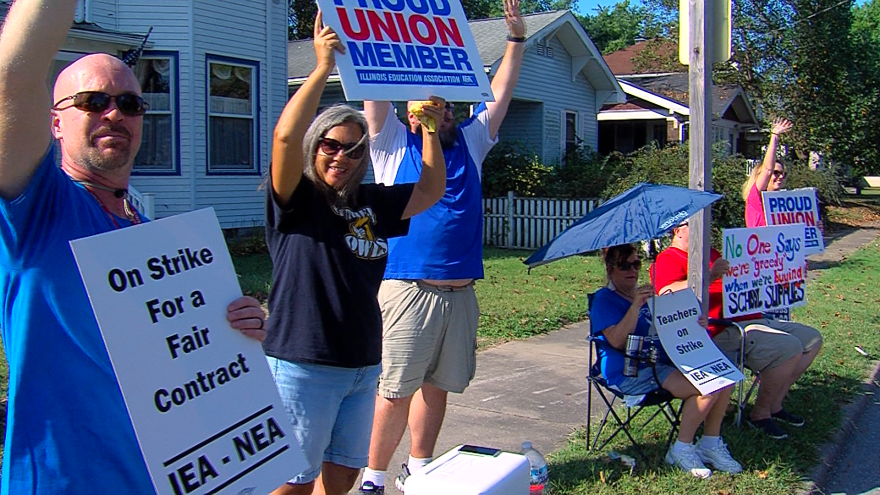 Murphysboro Education Association On Strike