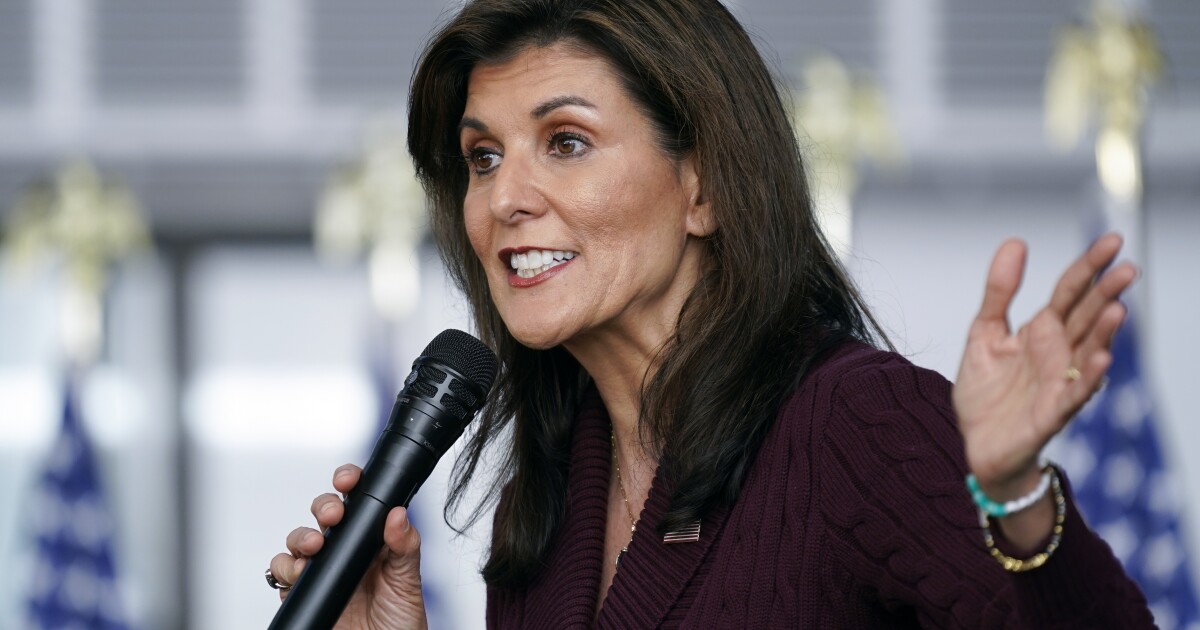 Looking to catch 'lightning in a bottle,' Nikki Haley stumps in Vermont