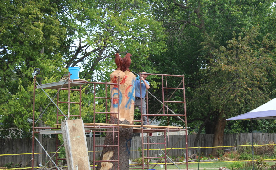 Louis Medlock works on his sculpture at Phelps Grove Park in Springfield, Mo. on September 30, 2026.