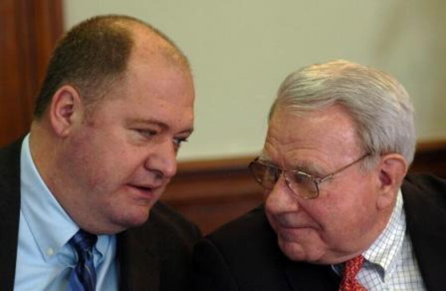House Minority Floor Leader Jeffrey Hoover, left, confers with Minority Caucus Chair Bob DeWeese.